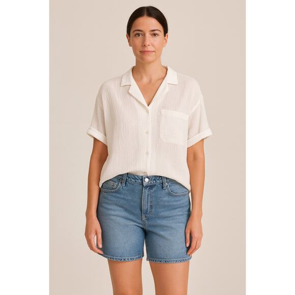 Stars Above White Short Sleeve Button Down Top M - Picture 1 of 5
